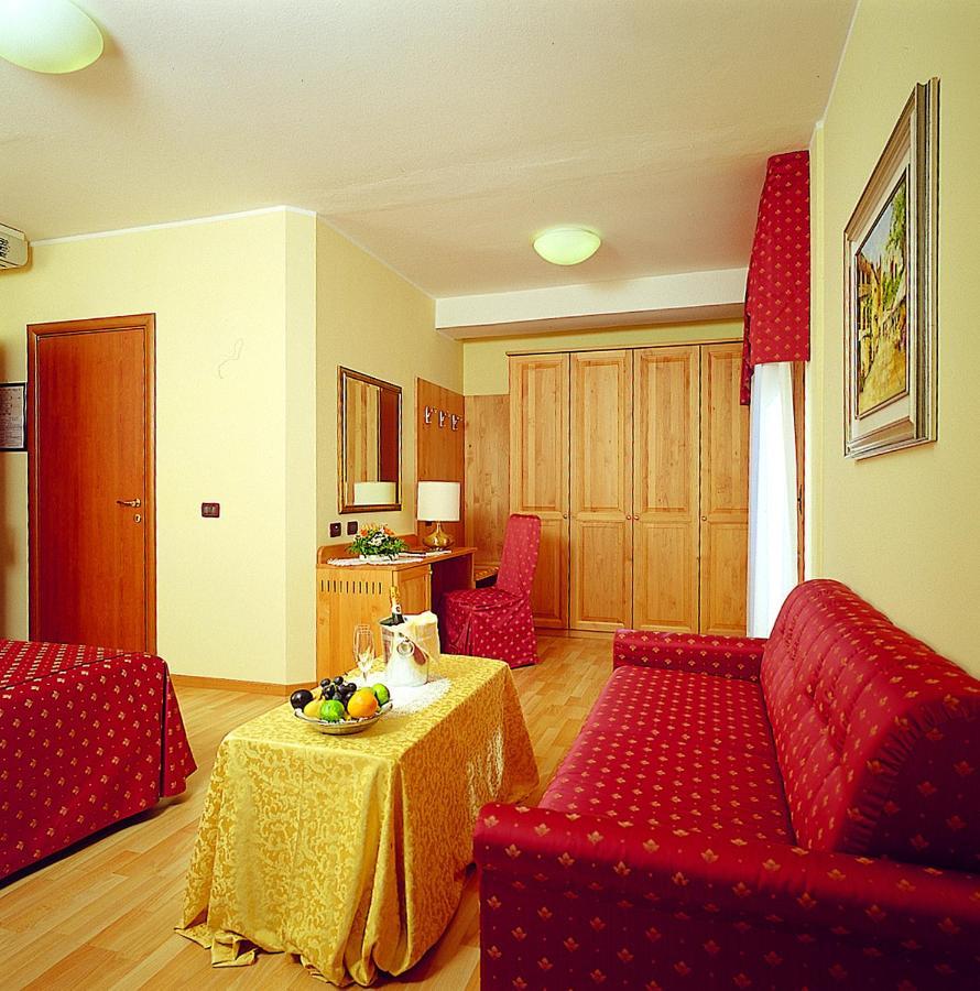 Junior Suite,1379216867:JPEG